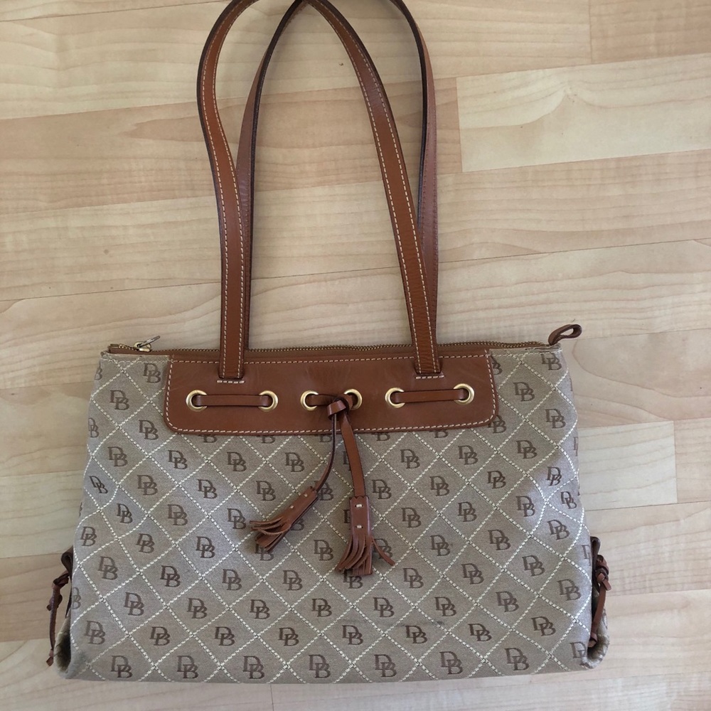 Dooney & Burke Handbag *Accepting Offers!*